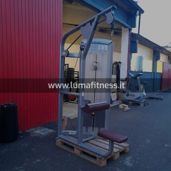 Lat pull machine Cybex