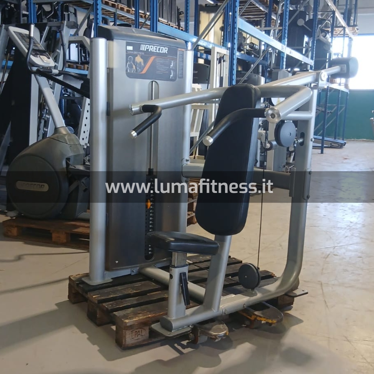 Shoulder Press Machine Precor Silver