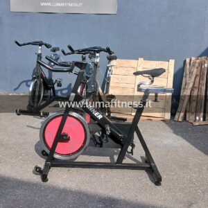 Spin Bike: Star Trac Spinner Black Look Spinning E2